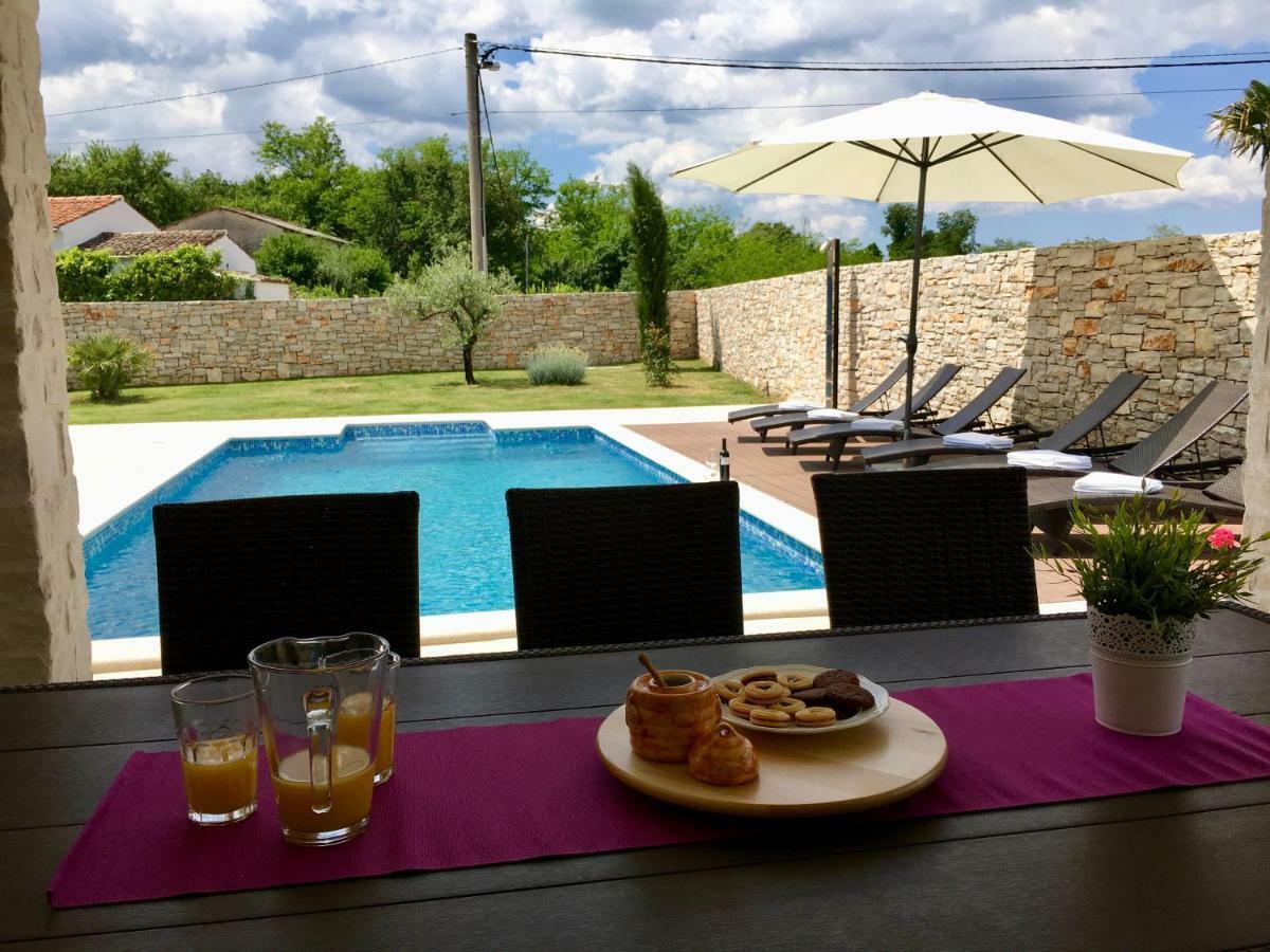 Villa Blanca With A Heated Private Pool Ruzici  Exterior photo