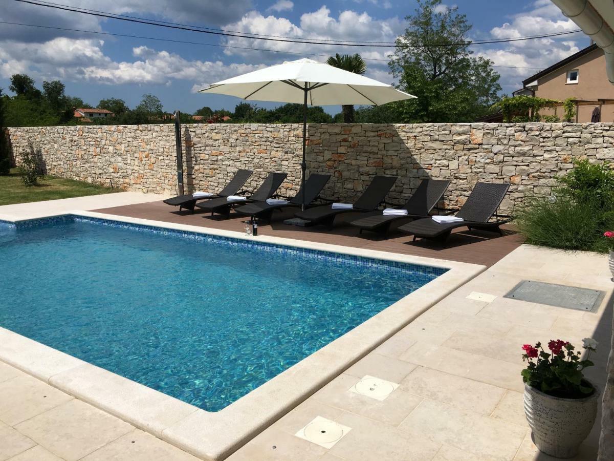 Villa Blanca With A Heated Private Pool Ruzici  Exterior photo