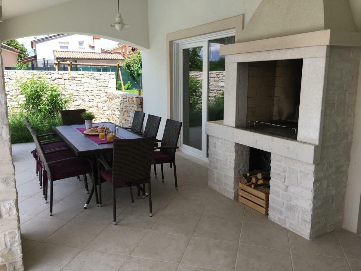 Villa Blanca With A Heated Private Pool Ruzici  Exterior photo