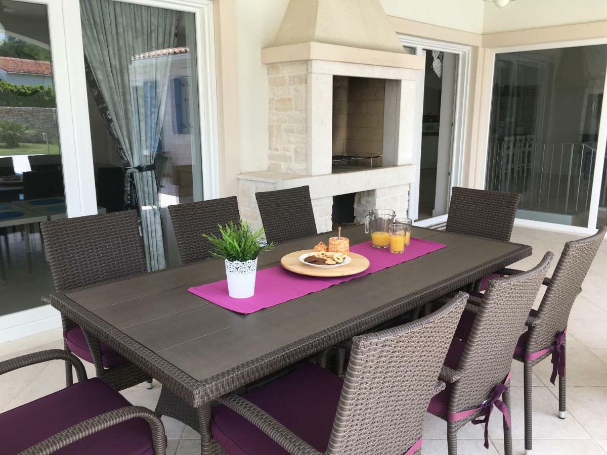 Villa Blanca With A Heated Private Pool Ruzici  Exterior photo