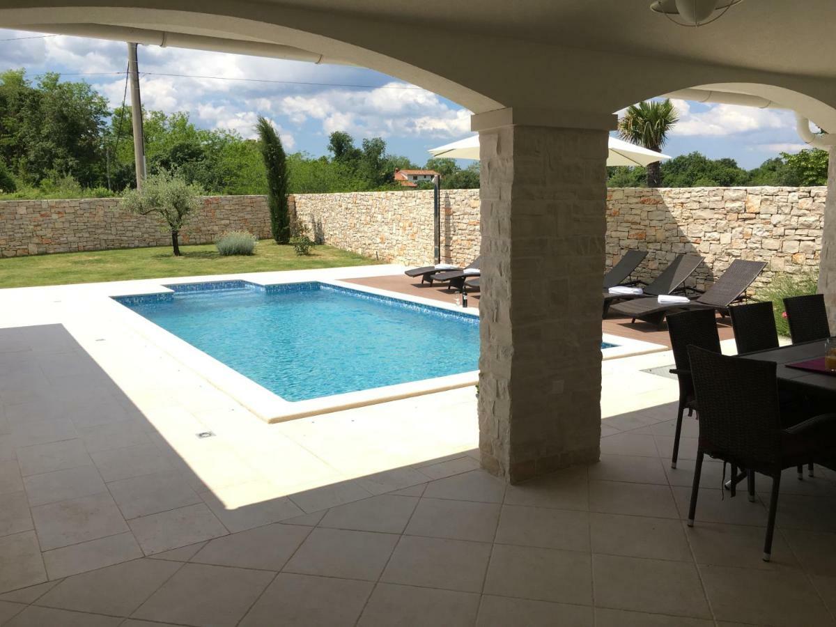 Villa Blanca With A Heated Private Pool Ruzici  Exterior photo